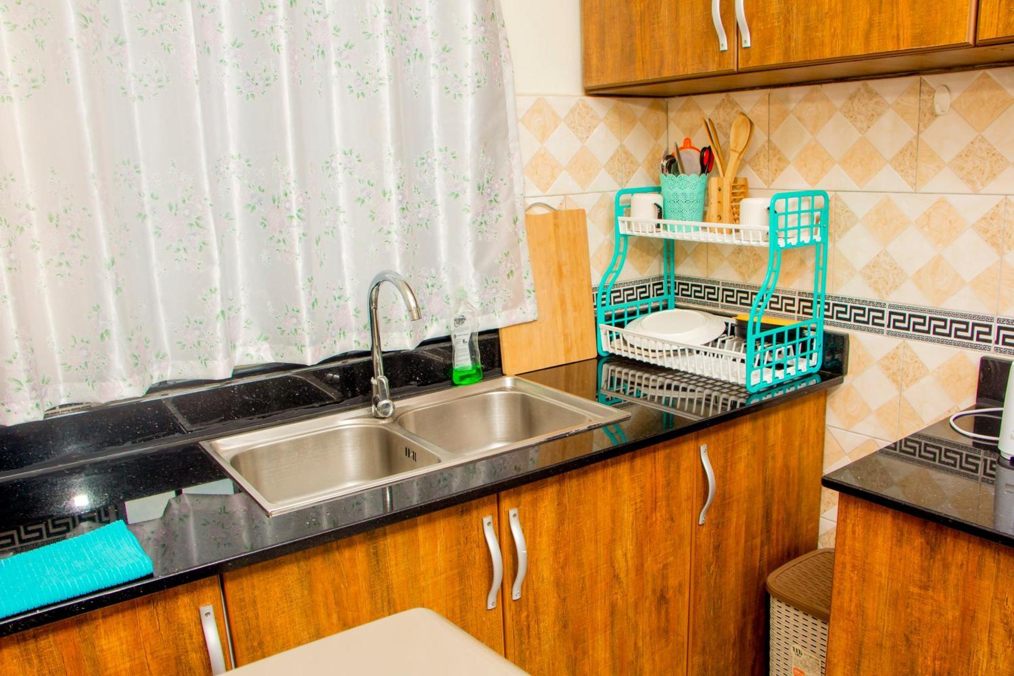 Brb Homes-1br In Bukoto With Fast Wi- Fi And Work-friendly * Kampala